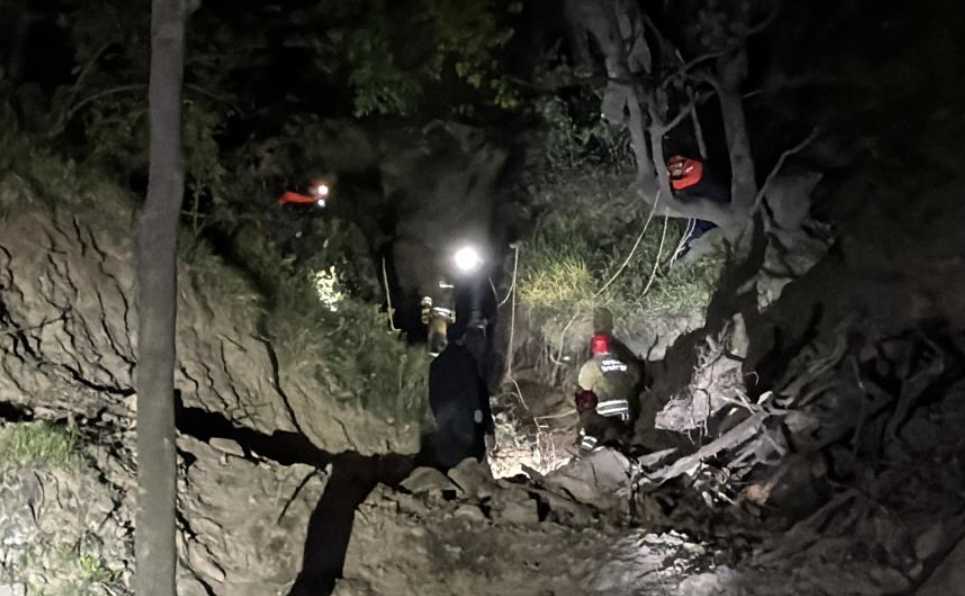 Uçurumda can pazarı: 3 kişi kurtarıldı