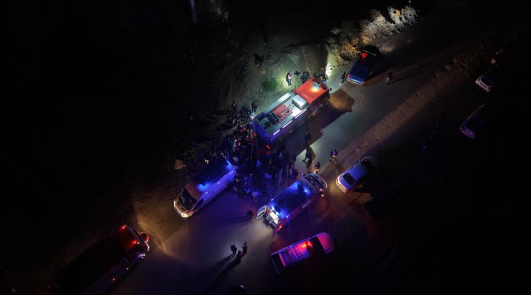 Uçurumda can pazarı: 3 kişi kurtarıldı