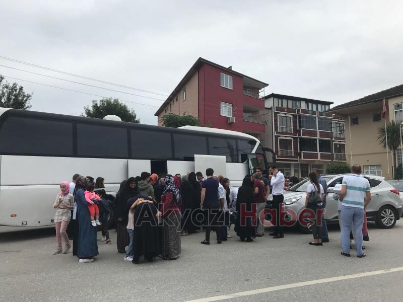 Umreciler Seçim için Erken Dönüş Yaptı