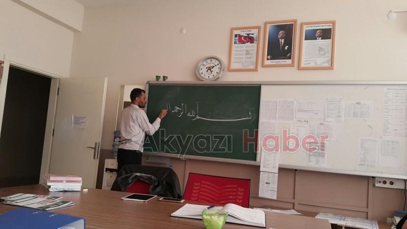 Ünlü Hattat Ders Verecek