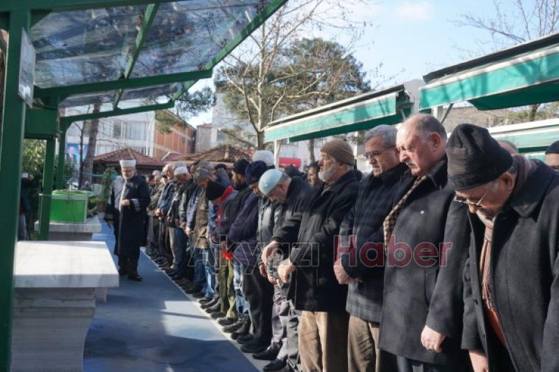 Akyazılı ünlü yönetmenin baba acısı