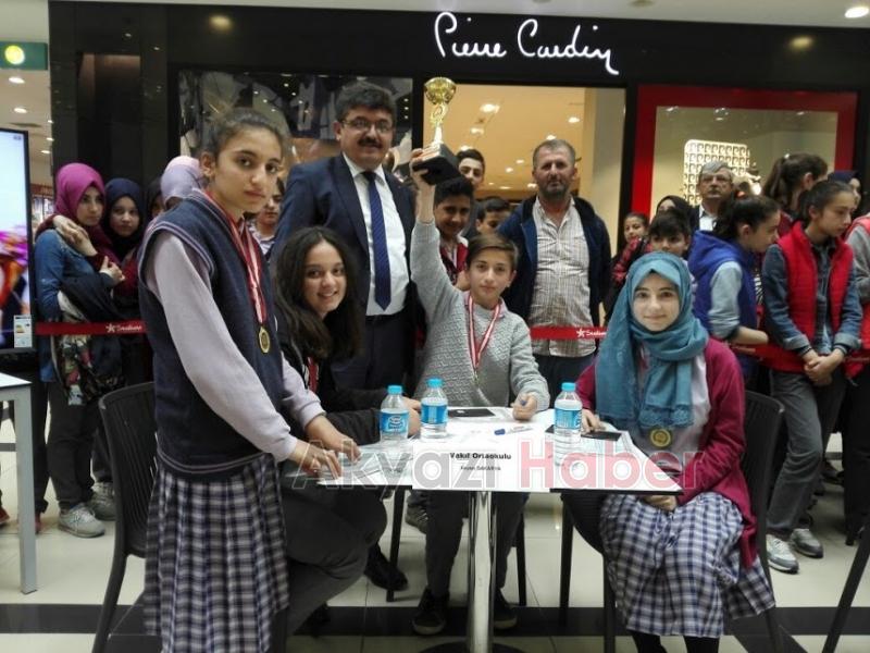 Vakıf Ortaokulu İl Genelindeki 244 Ortaokul Arasinda Sakarya 2.si Oldu