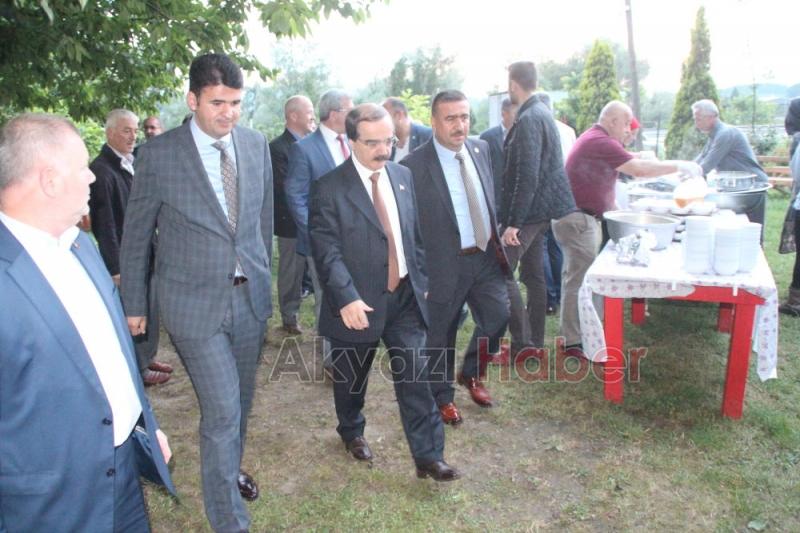 Vali Çoş Akyazılı Muhtarların İftarına Katıldı