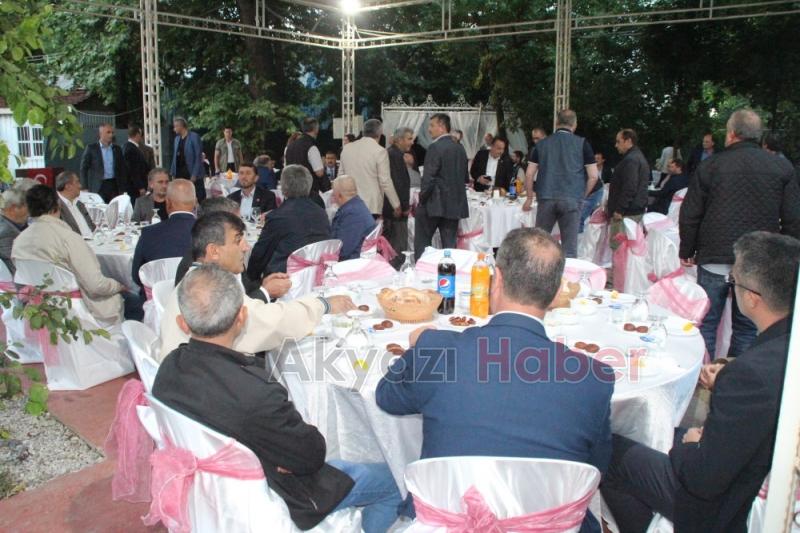 Vali Çoş Akyazılı Muhtarların İftarına Katıldı