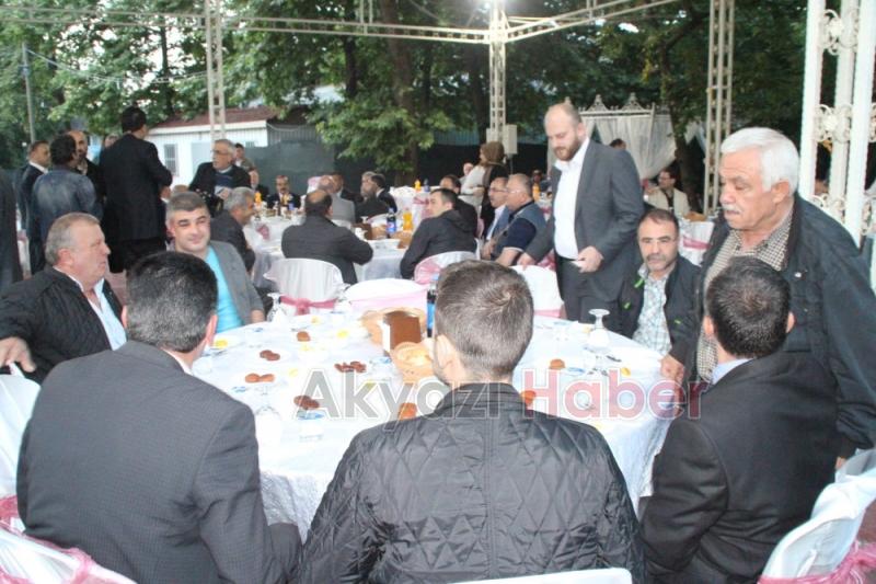 Vali Çoş Akyazılı Muhtarların İftarına Katıldı