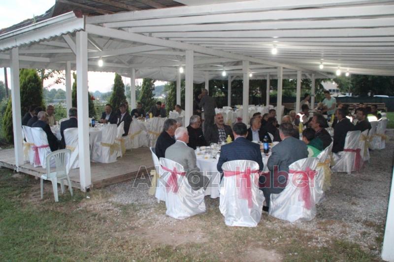 Vali Çoş Akyazılı Muhtarların İftarına Katıldı