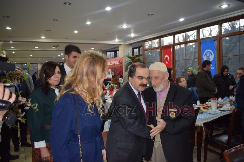 Vali Coş Şehit Aileleri ve Gazilerle Akyazı da Yemekte Buluştu