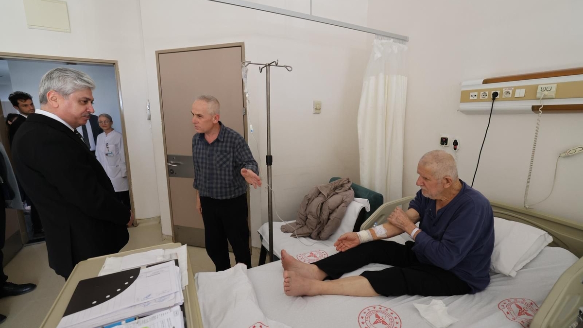 Vali Doğan SEAH'ta hastaları ziyaret etti