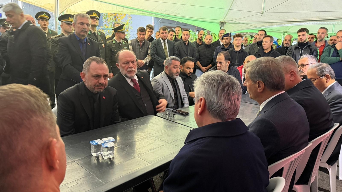 Vali Doğan ve Başkan Alemdar'dan şehidin ailesine taziye ziyareti