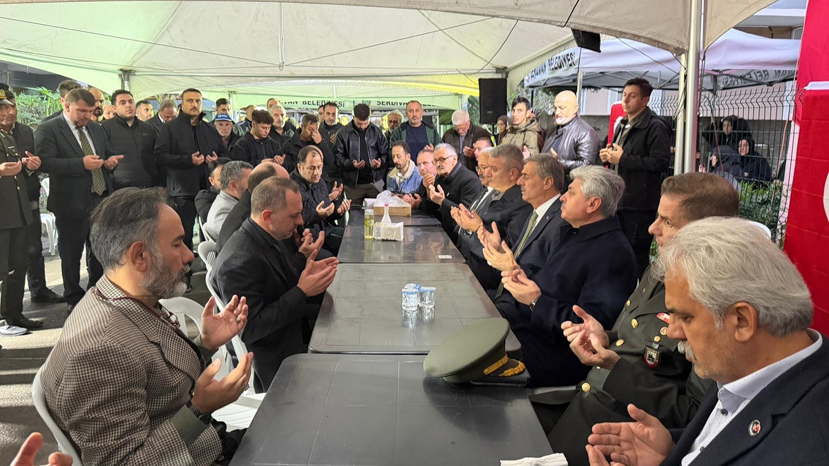 Vali Doğan ve Başkan Alemdar'dan şehidin ailesine taziye ziyareti