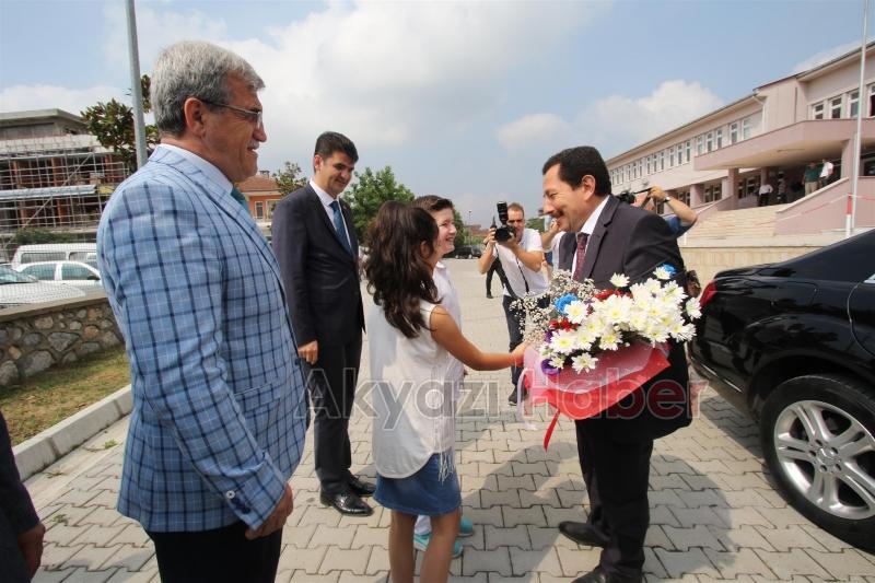 VALİ İRFAN BALKANLIOĞLU’NDAN AKYAZI’YA ZİYARET