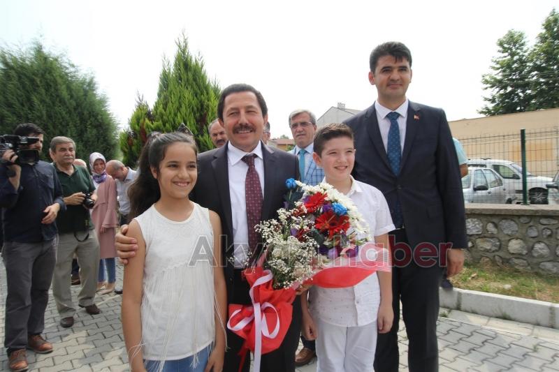 VALİ İRFAN BALKANLIOĞLU’NDAN AKYAZI’YA ZİYARET