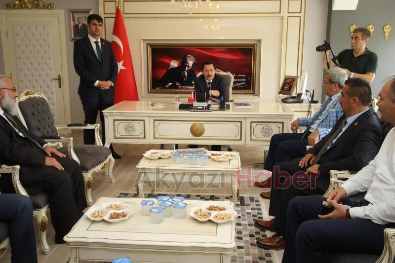 VALİ İRFAN BALKANLIOĞLU’NDAN AKYAZI’YA ZİYARET