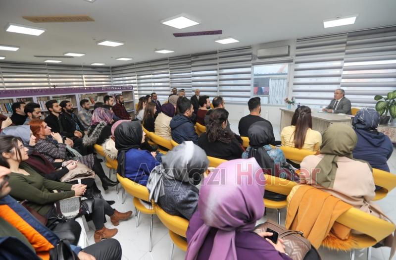 Vali Nayir Akyazıdaki Aday Öğretmenlerle Buluştu