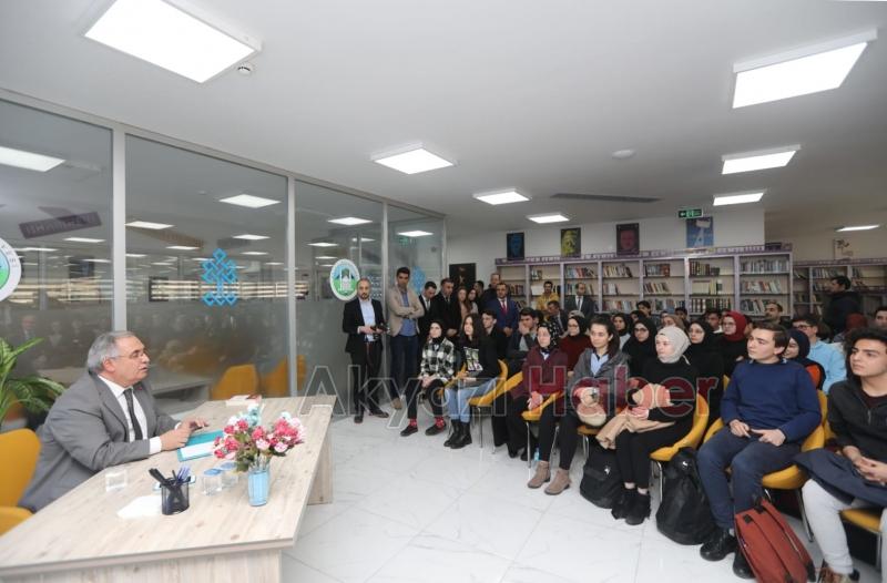 Vali Nayir Kütüphane Programları Söyleyişine katıldı