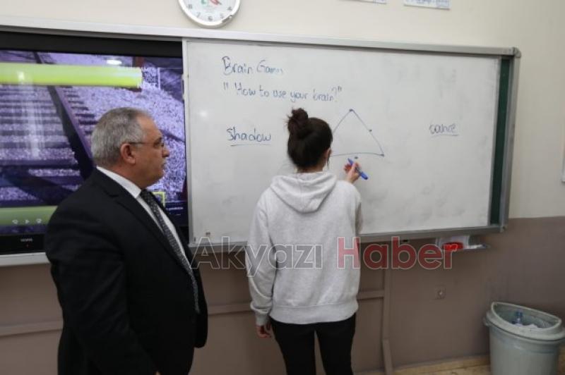 VALİ NAYİRDEN AKYAZI EYYUP GENÇ FEN LİSESİNE ZİYARET