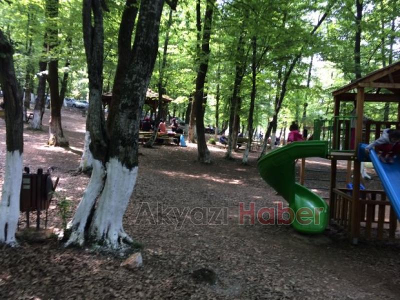 Vatandaş Tabiat Parkta Hizmetin Sefasını Sürüyor