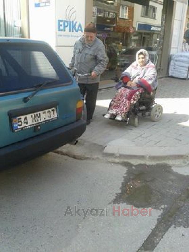 Vatandaşlar Kaldırım İşgaline Tepkili