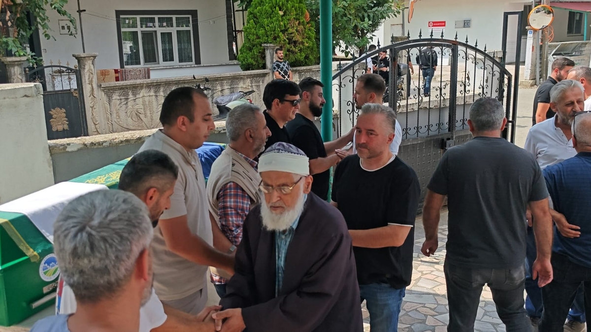 Vesile Tekin defnedildi