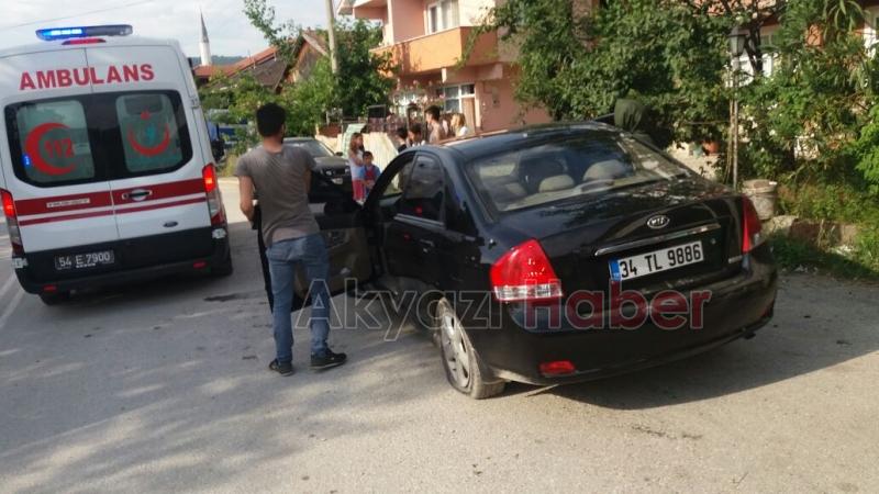 Virajı Alamadı Bahçe Kapısına Çarptı