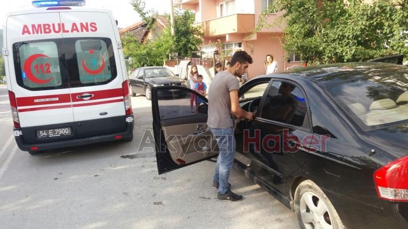 Virajı Alamadı Bahçe Kapısına Çarptı