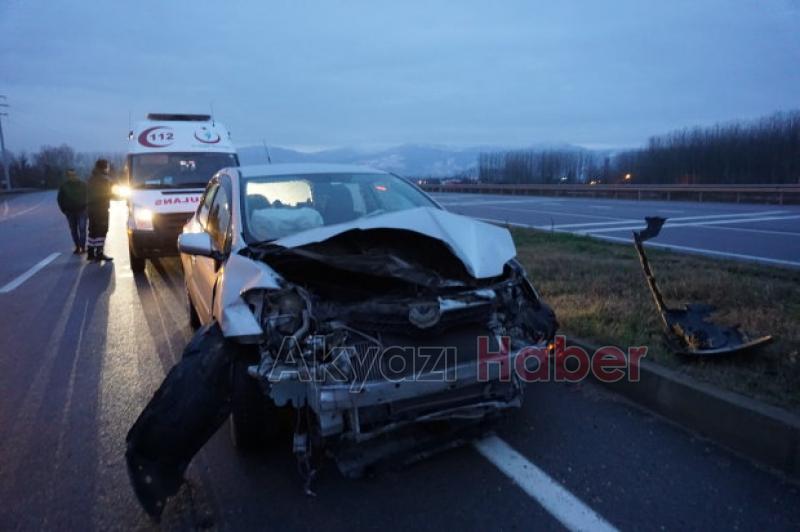 Virajı alamadı bariyerlere çarpıp durabildi