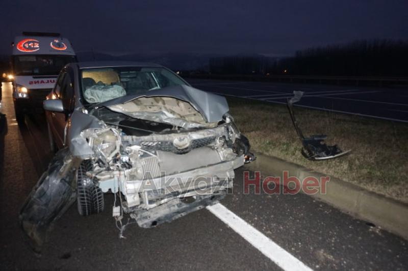 Virajı alamadı bariyerlere çarpıp durabildi