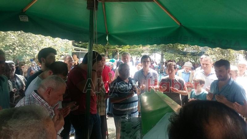 Yadigar Elma Defnedildi