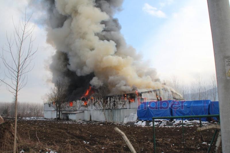 Yağcılar da Depo Yangını