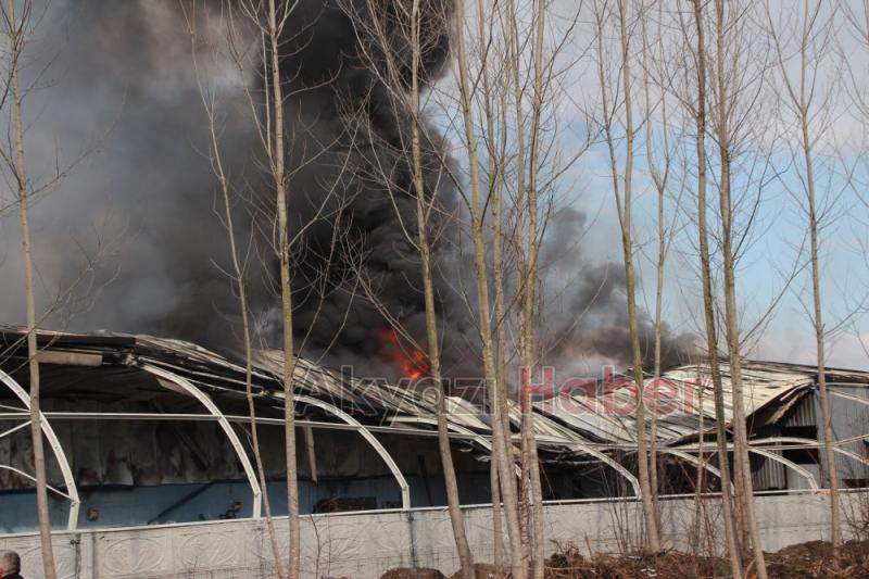 Yağcılar da Depo Yangını