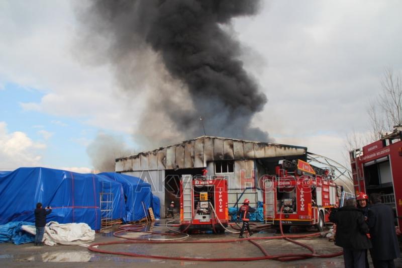 Yağcılar da Depo Yangını