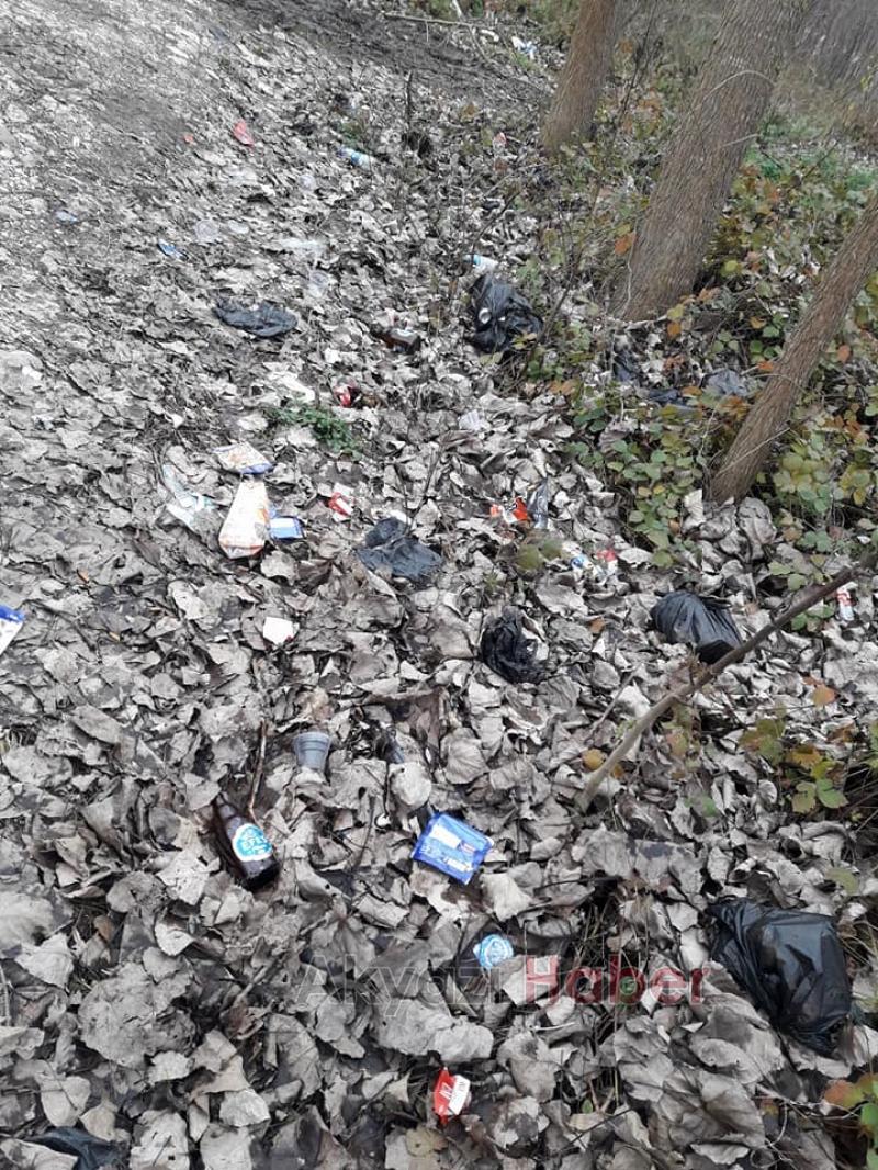 Yağcılar Deresi Çevresi Alkol Şişeleriyle Kirletiliyor