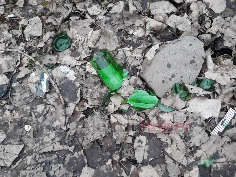 Yağcılar Deresi Çevresi Alkol Şişeleriyle Kirletiliyor