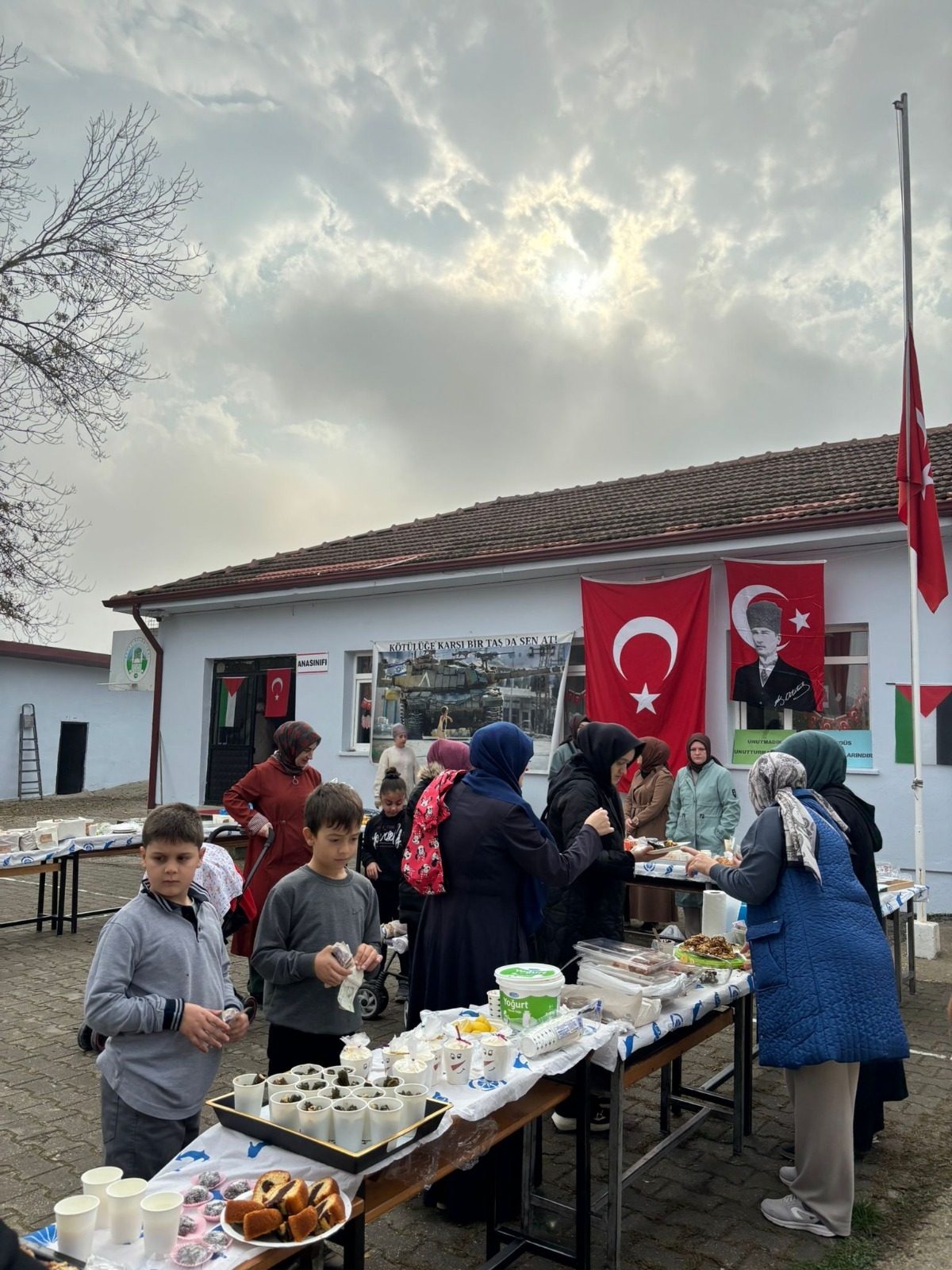 Yağcılar İlkokulu'ndan Gazze için kermes
