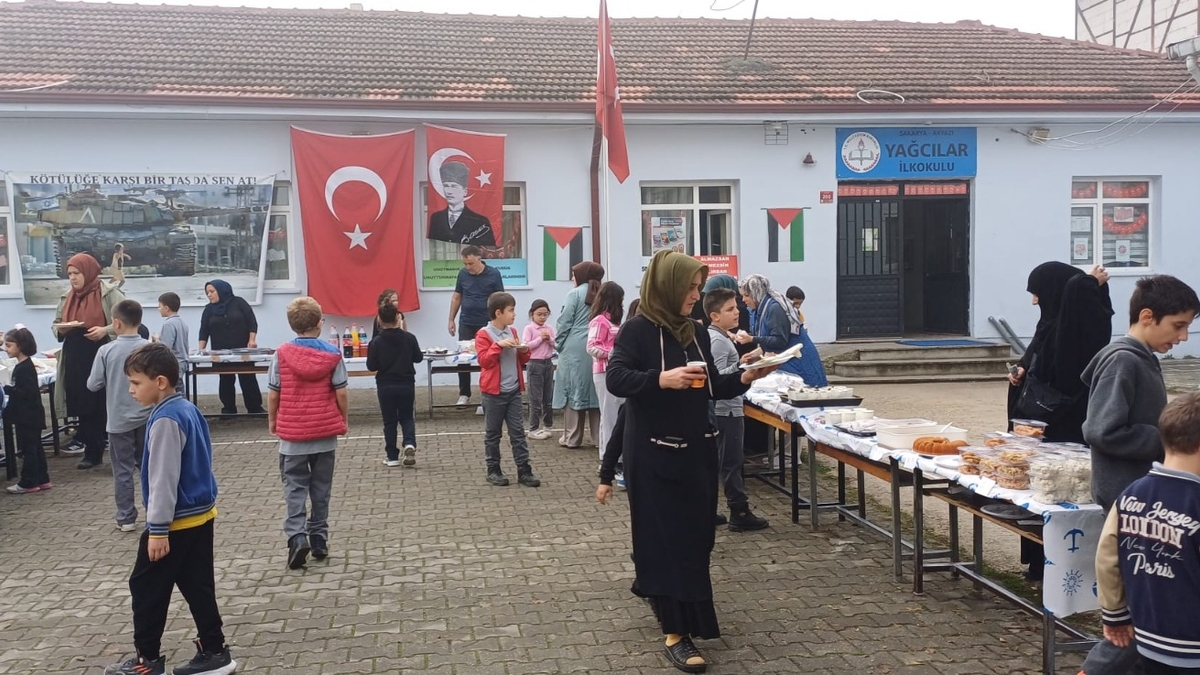 Yağcılar İlkokulu'ndan Gazze için kermes