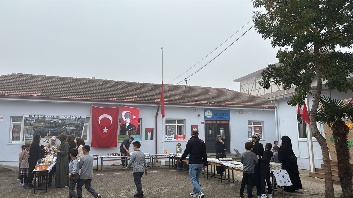 Yağcılar İlkokulu'ndan Gazze için kermes