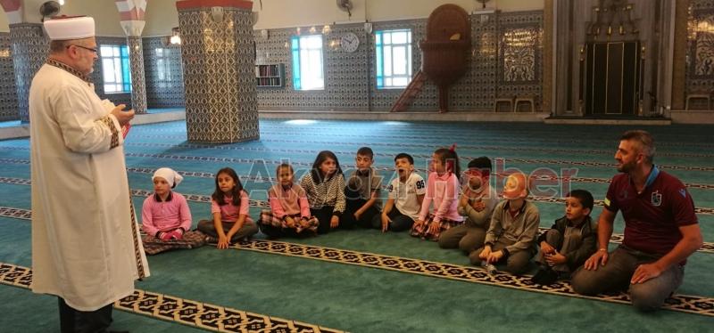 YAĞCILAR İLKOKULUNUN GAZİ SÜLEYMAN PAŞA CAMİİ ZİYARETİ