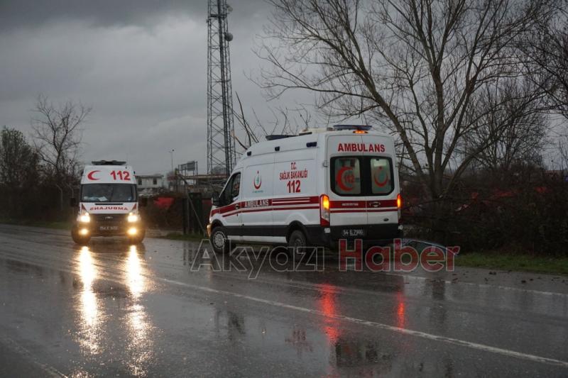 Yağışlı Havanın Etkisiyle Otomobil Şarampole Uçtu