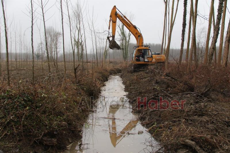YAĞMUR SUYU HATTI VE KANAL TEMİZLEME ÇALIŞMALARI YIL BOYUNCA DEVAM EDİYOR