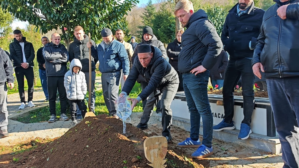 Yahya Atmaca Toprağa Verildi. 