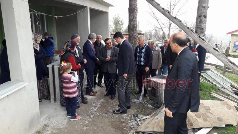 Yanan Eve Giderek Aileyi Ziyaret Ettiler