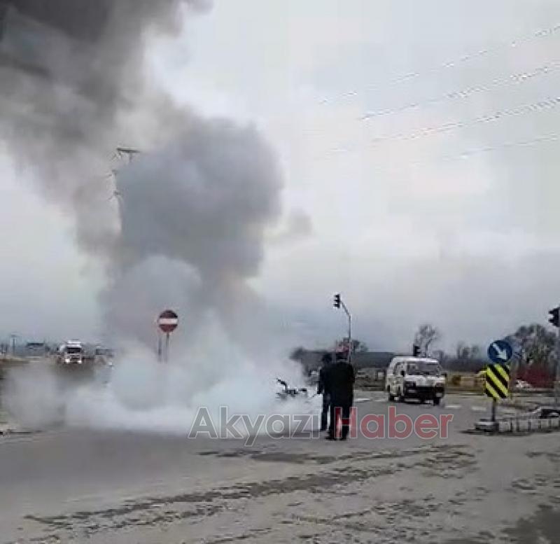 Yanan Motorunu Çaresizce İzledi