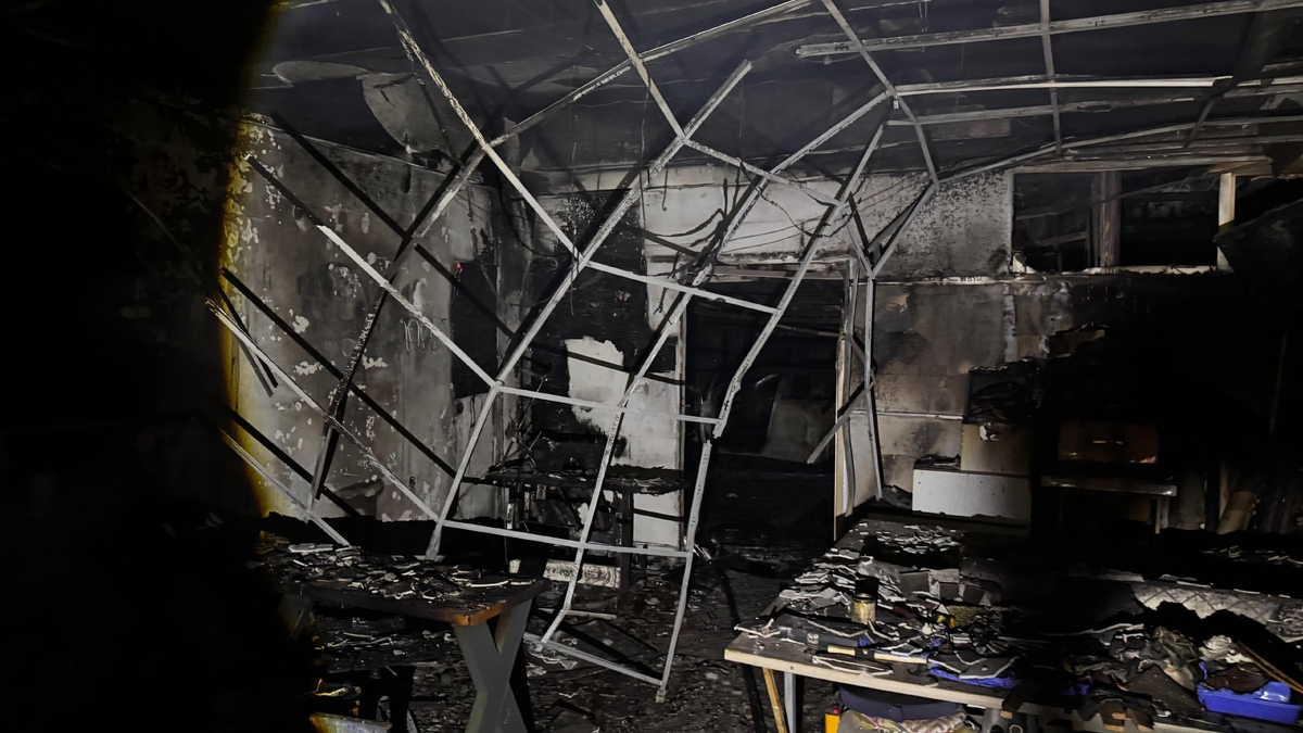 Yangın dehşeti; Ev ve araçlar kül oldu