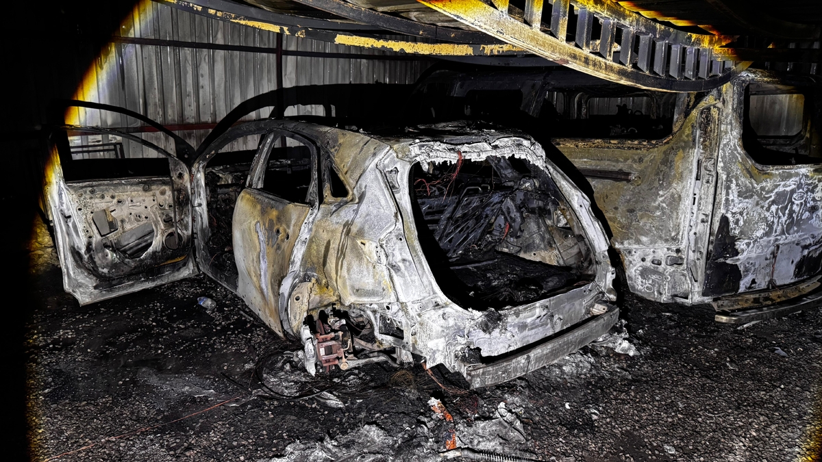 Yangın dehşeti kamerada; Tüpler patladı