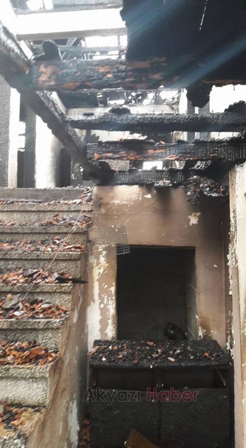 Yangın Sonrası Ev Kullanılamaz Hale Geldi