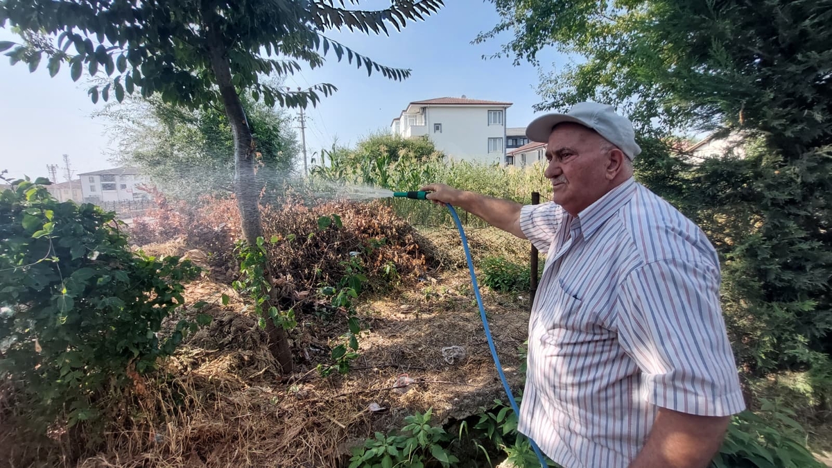 Yangın Tehlikesine Davetiye: “Evin Dibindeki Molozlar Korkutuyor!”