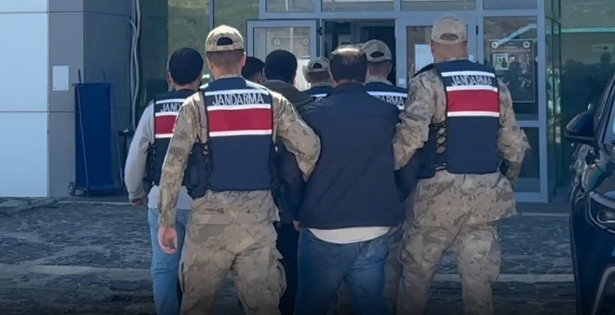 Yarım vaadiyle dolandırıcılık yapan suç örgütü çökertildi