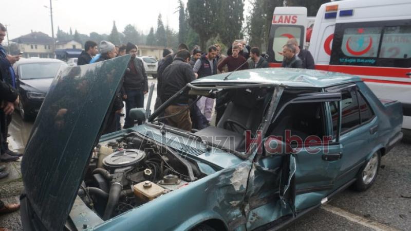 Okula yemek götürüyordu Otomobille çarpıştı 1 yaralı