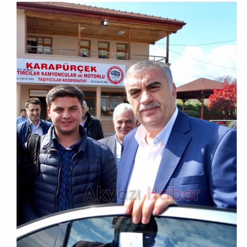 Yaşı 18 Neredeyse Tüm Siyasilerle Fotoğrafı var 