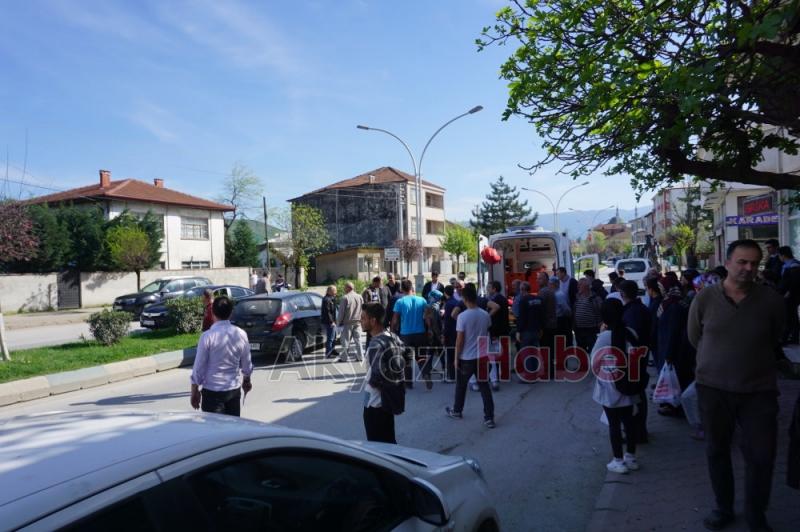  Yaşlı Adam Bisikletten Düşerek Yaralandı